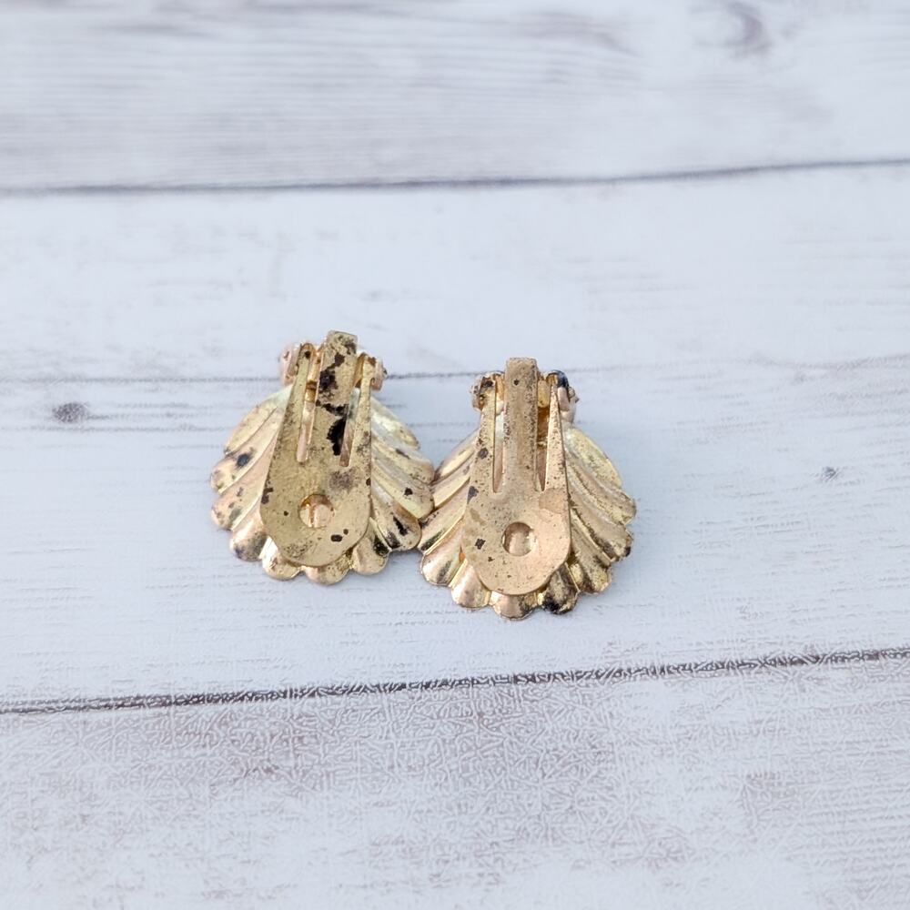 Vintage Clip On Earrings Shell Design with Clear Gems Just Over 7/8" - Picture 7 of 7